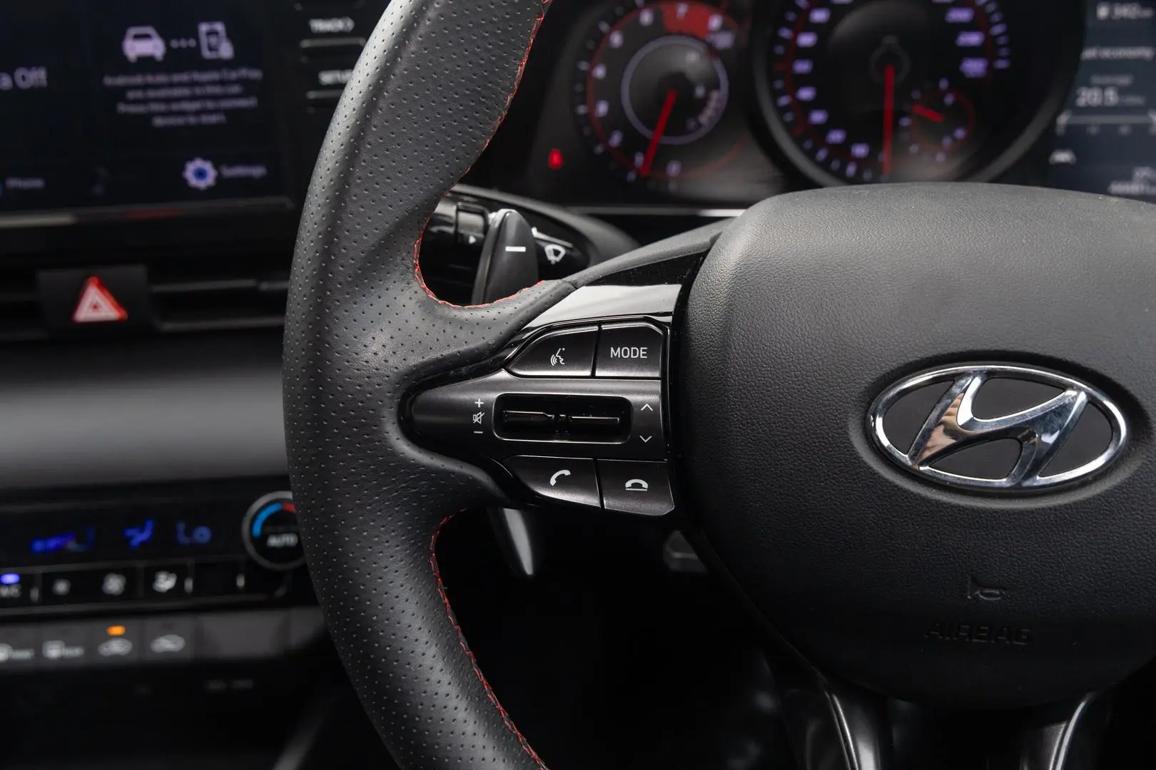 2023 Hyundai i30 Gallery Image 11