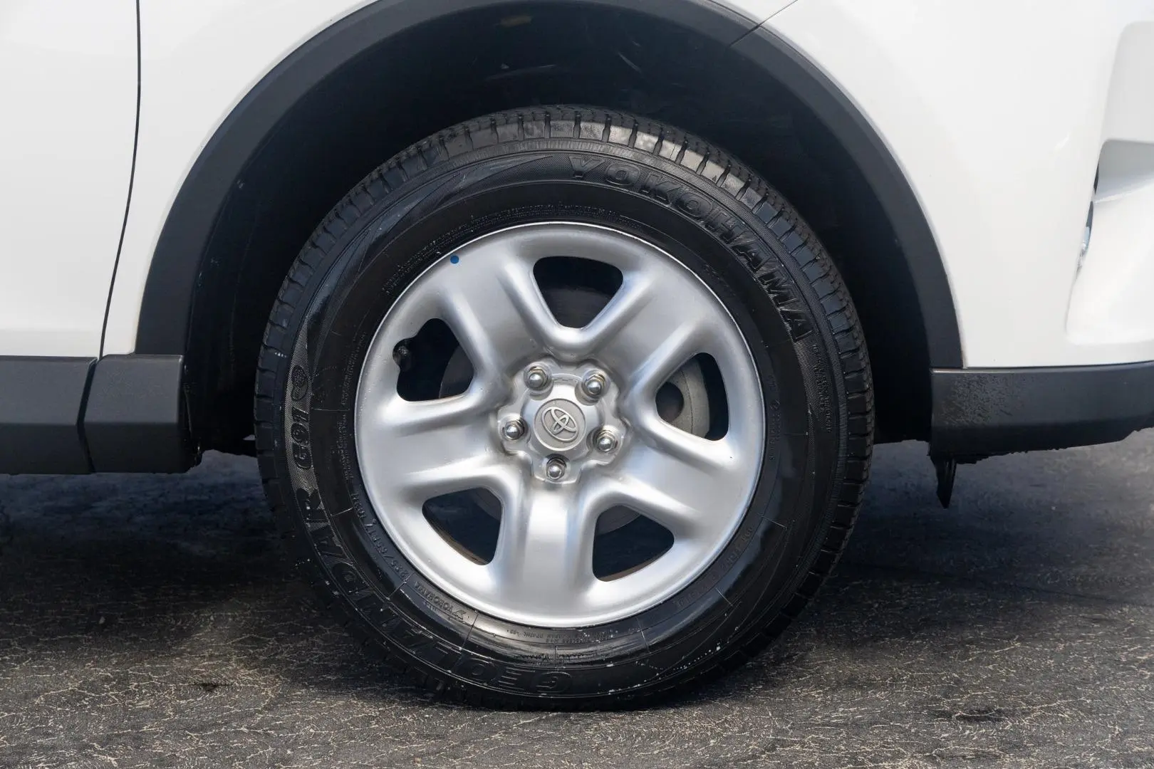 2018 Toyota RAV4 Gallery Image 22