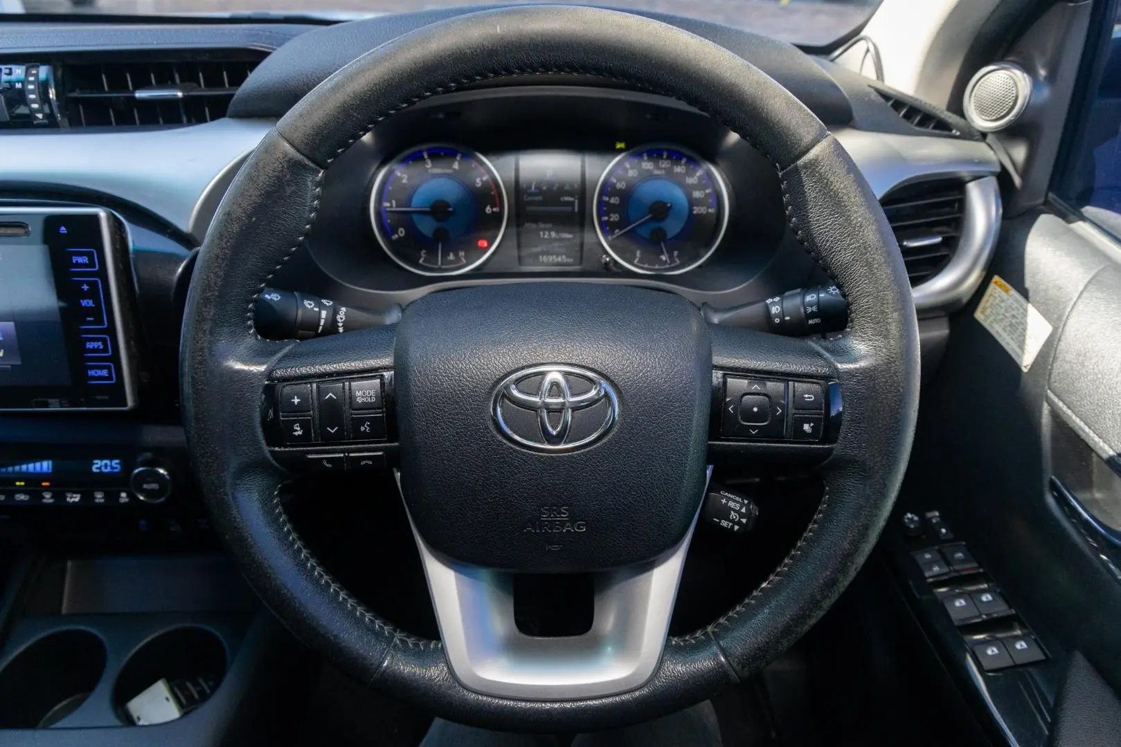 2017 Toyota Hilux Gallery Image 10