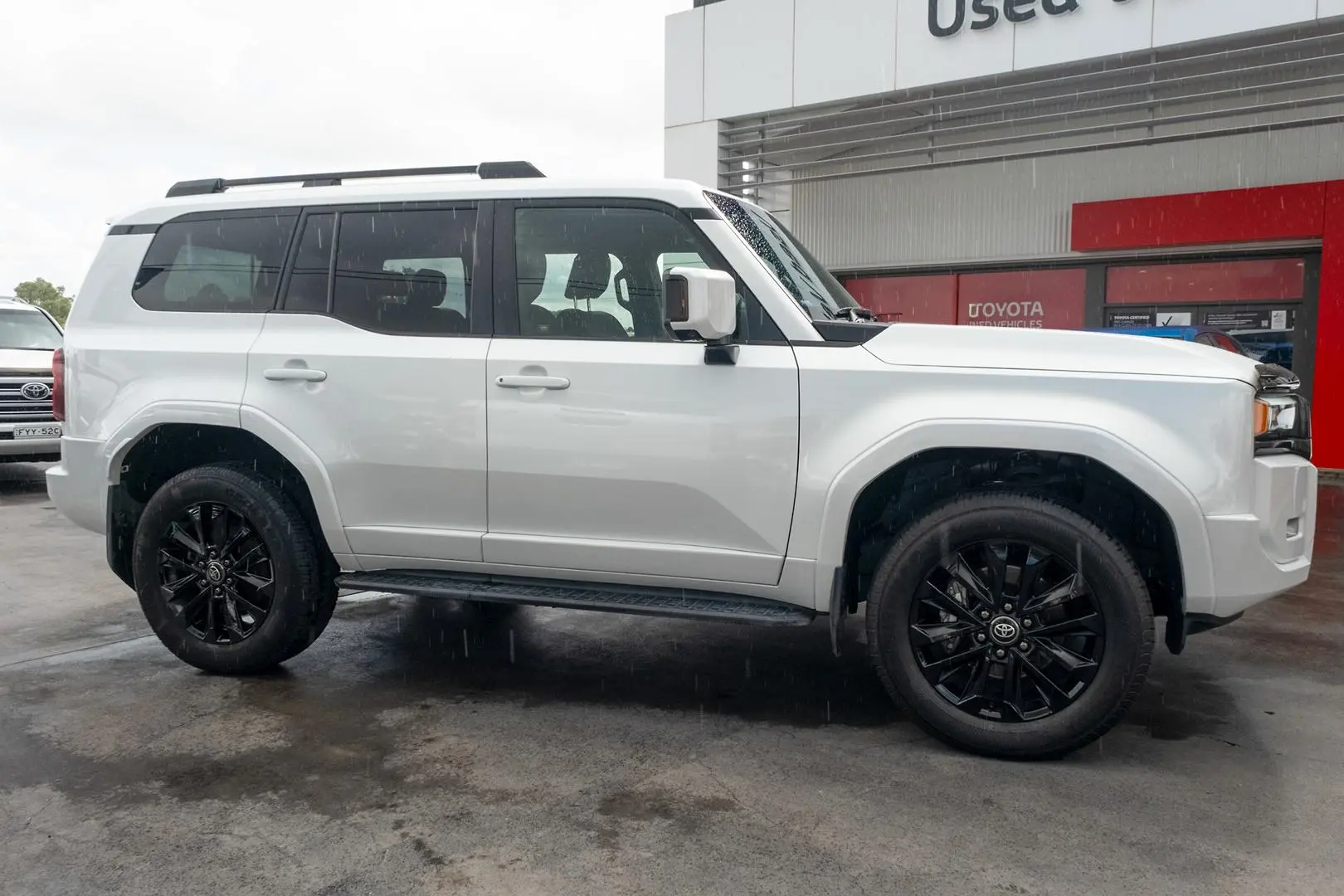 2024 Toyota Landcruiser Prado Gallery Image 3