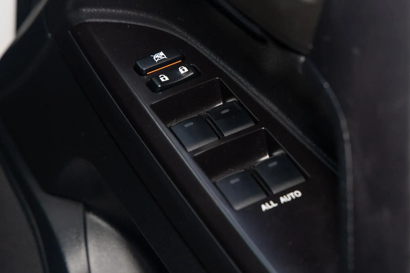 2019 Toyota Landcruiser Gallery Image 18