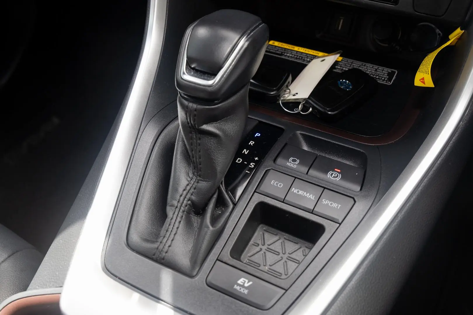 2020 Toyota RAV4 Gallery Image 17