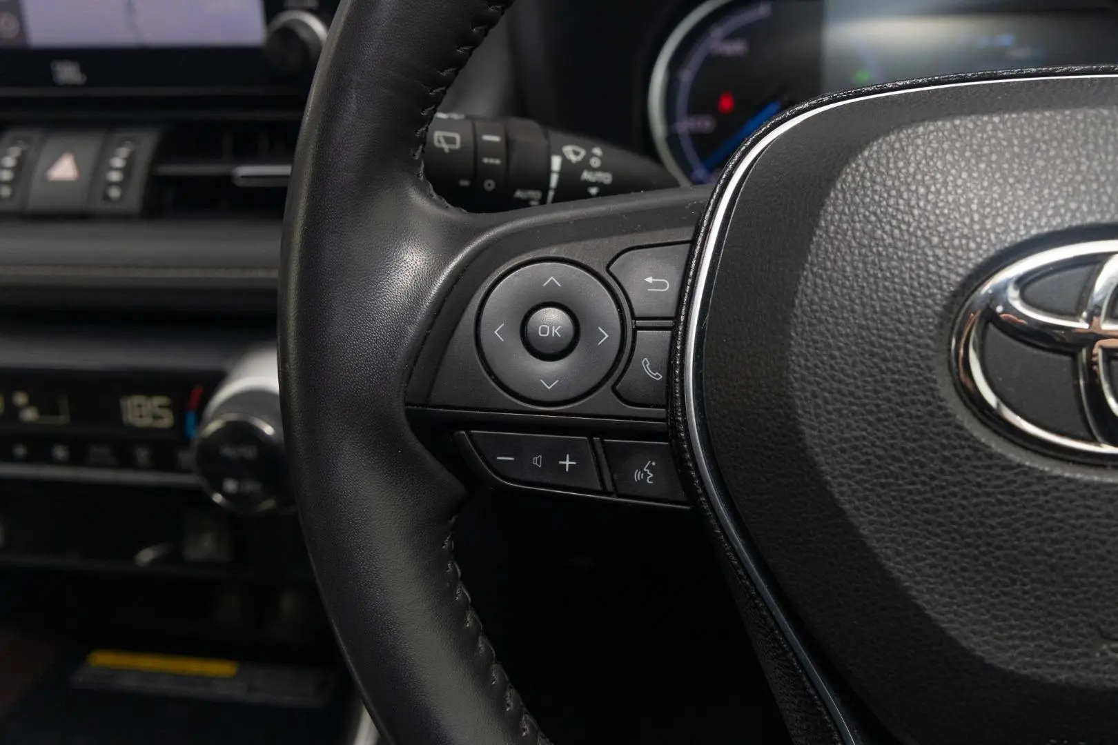 2020 Toyota RAV4 Gallery Image 11