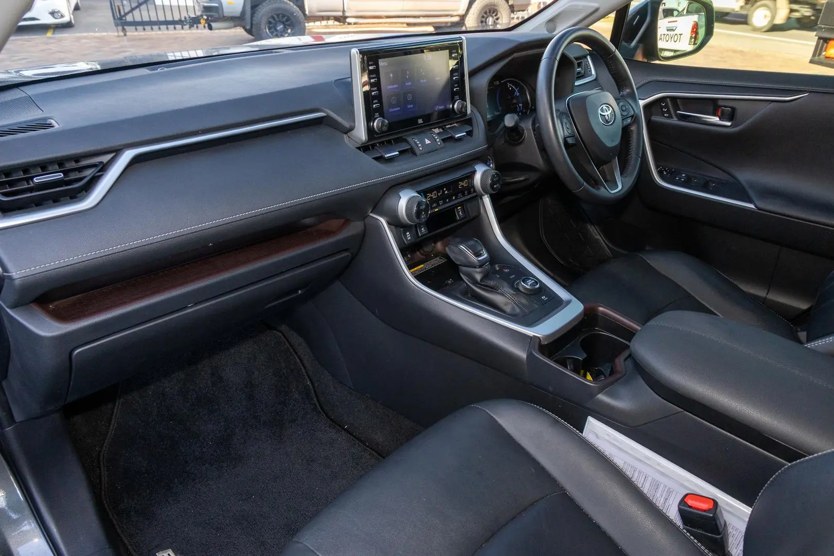 2021 Toyota RAV4 Gallery Image 8