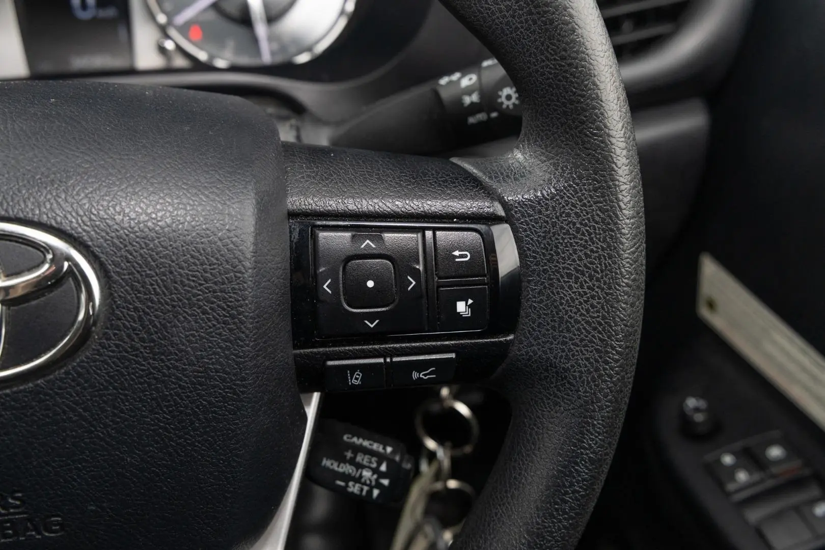 2020 Toyota Hilux Gallery Image 12