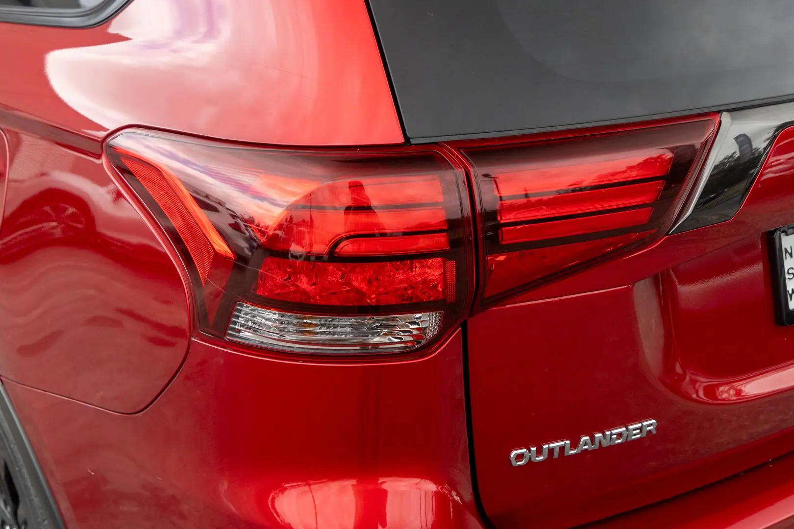 2020 Mitsubishi Outlander Gallery Image 20