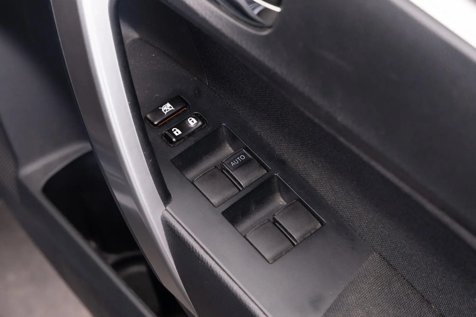 2015 Toyota Corolla Gallery Image 18