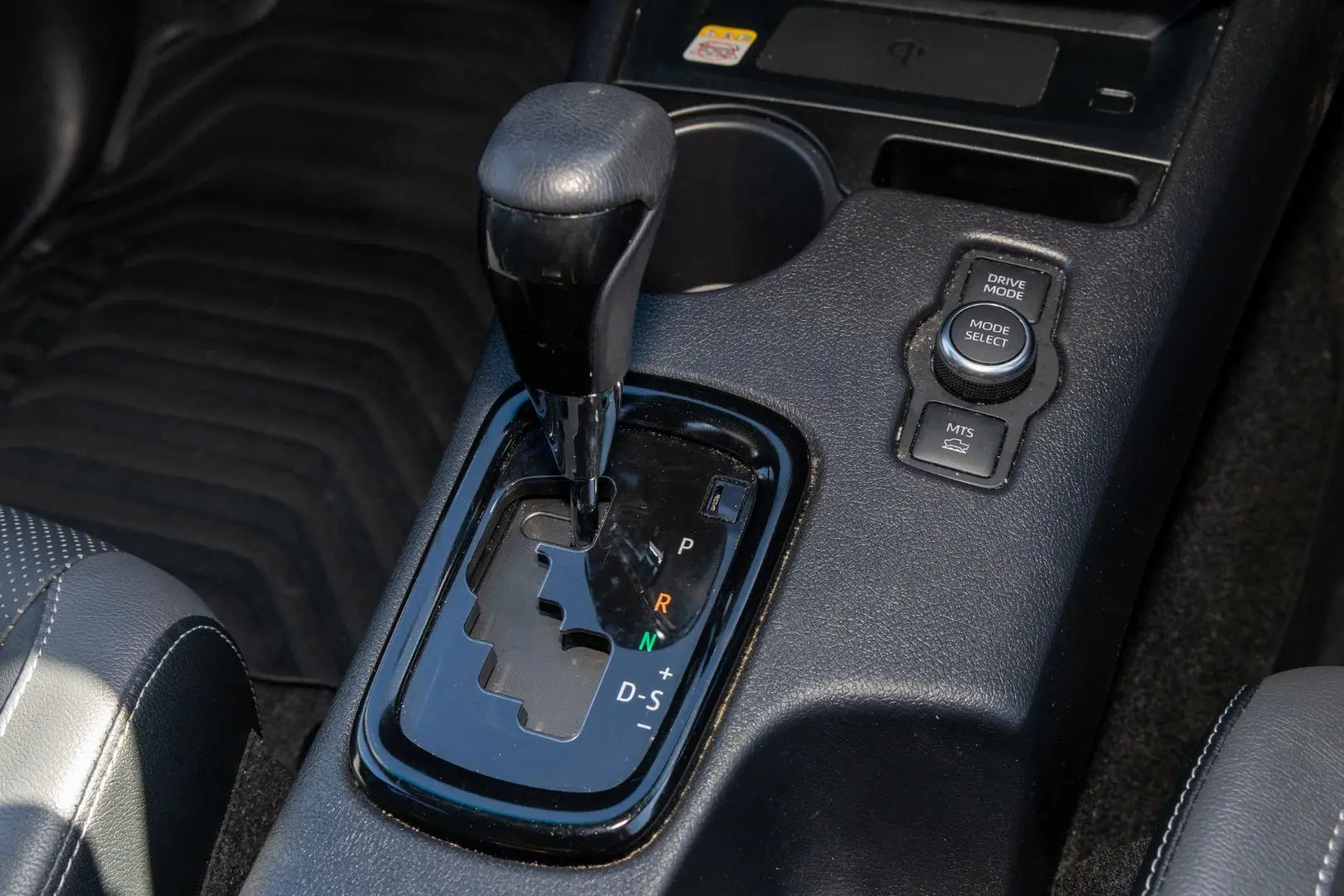 2024 Toyota Hilux Gallery Image 17