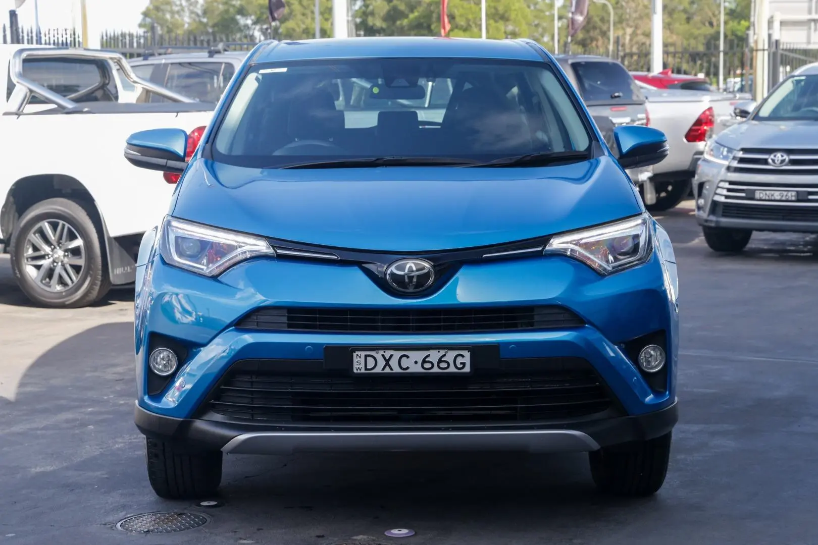 2018 Toyota RAV4 Image 4