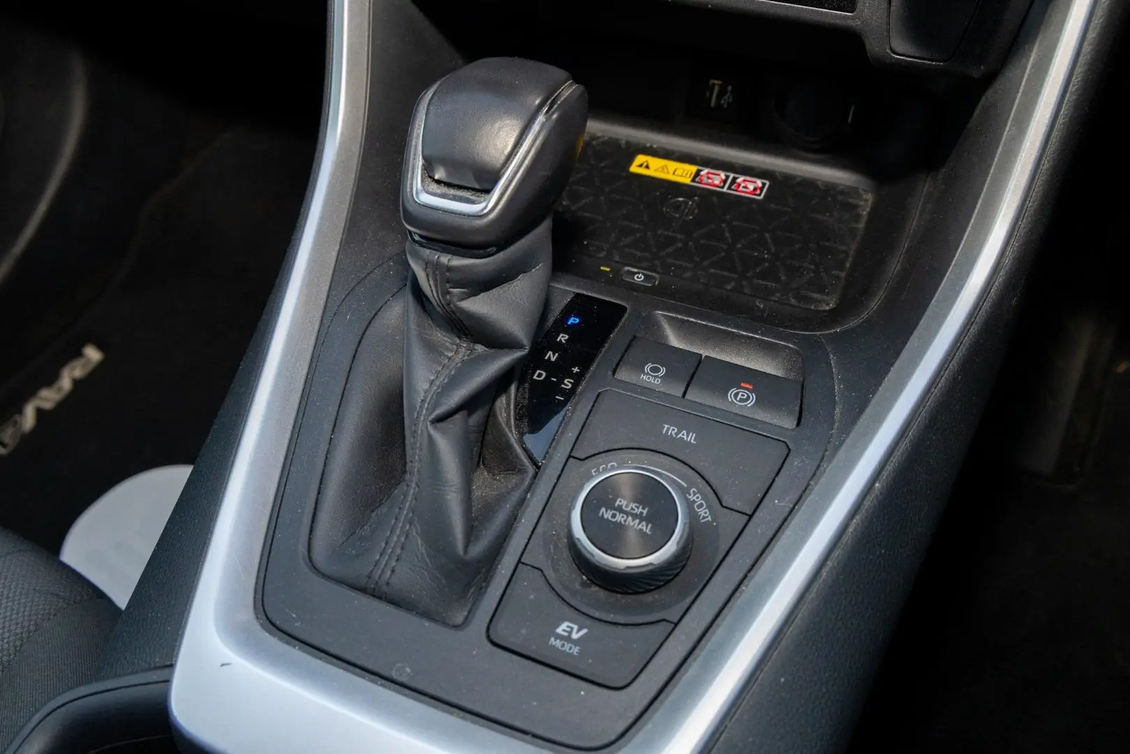 2024 Toyota RAV4 Gallery Image 17