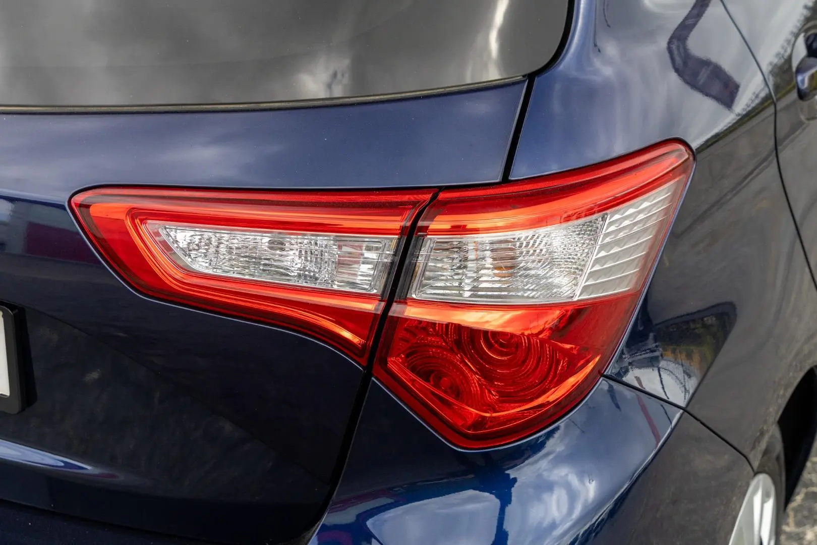 2018 Toyota Yaris Gallery Image 20