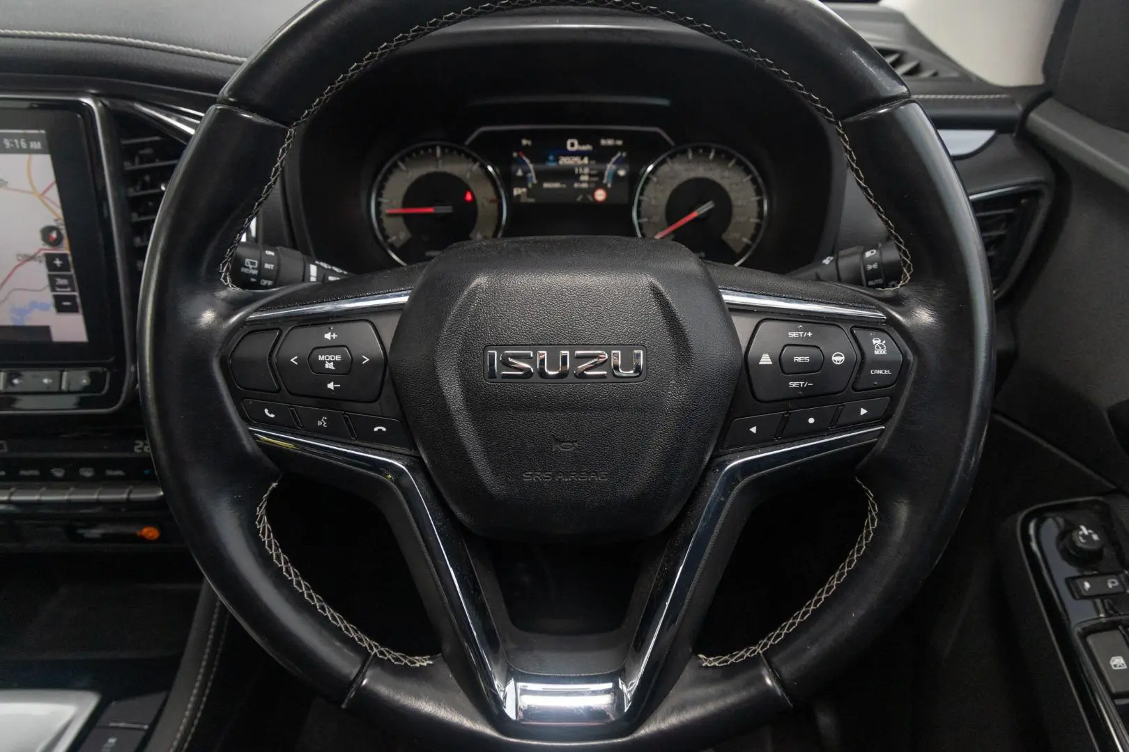 2021 Isuzu MU-X Gallery Image 10