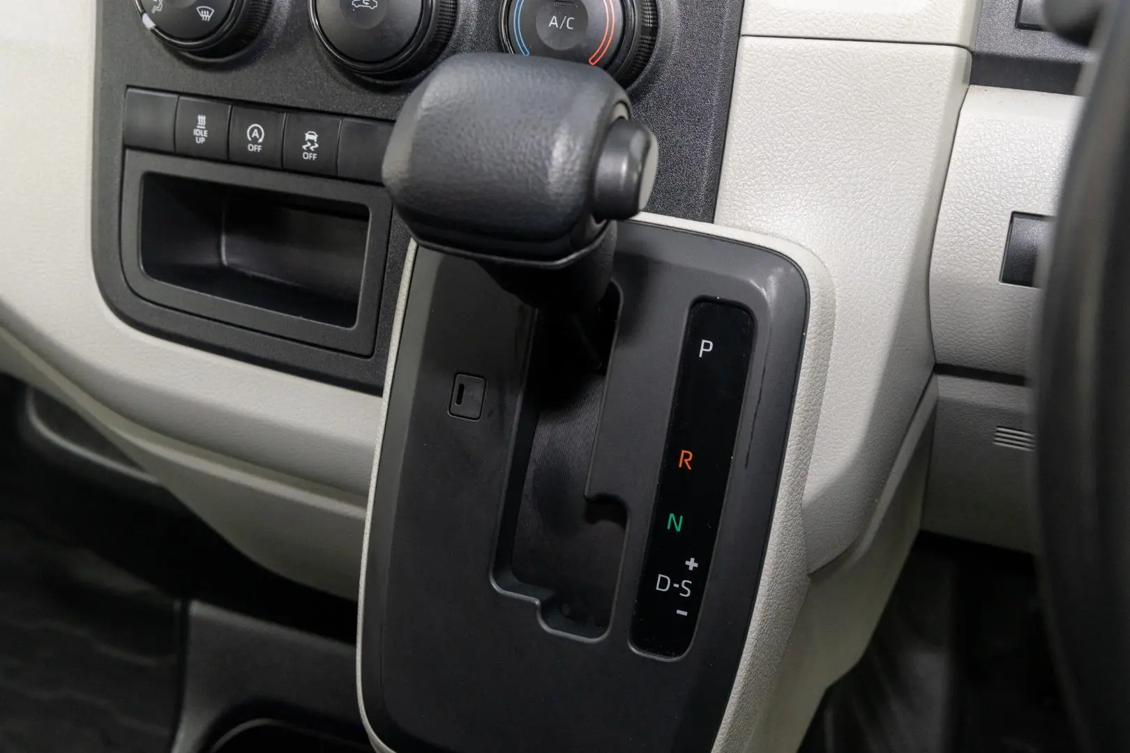 2023 Toyota Hiace Gallery Image 17