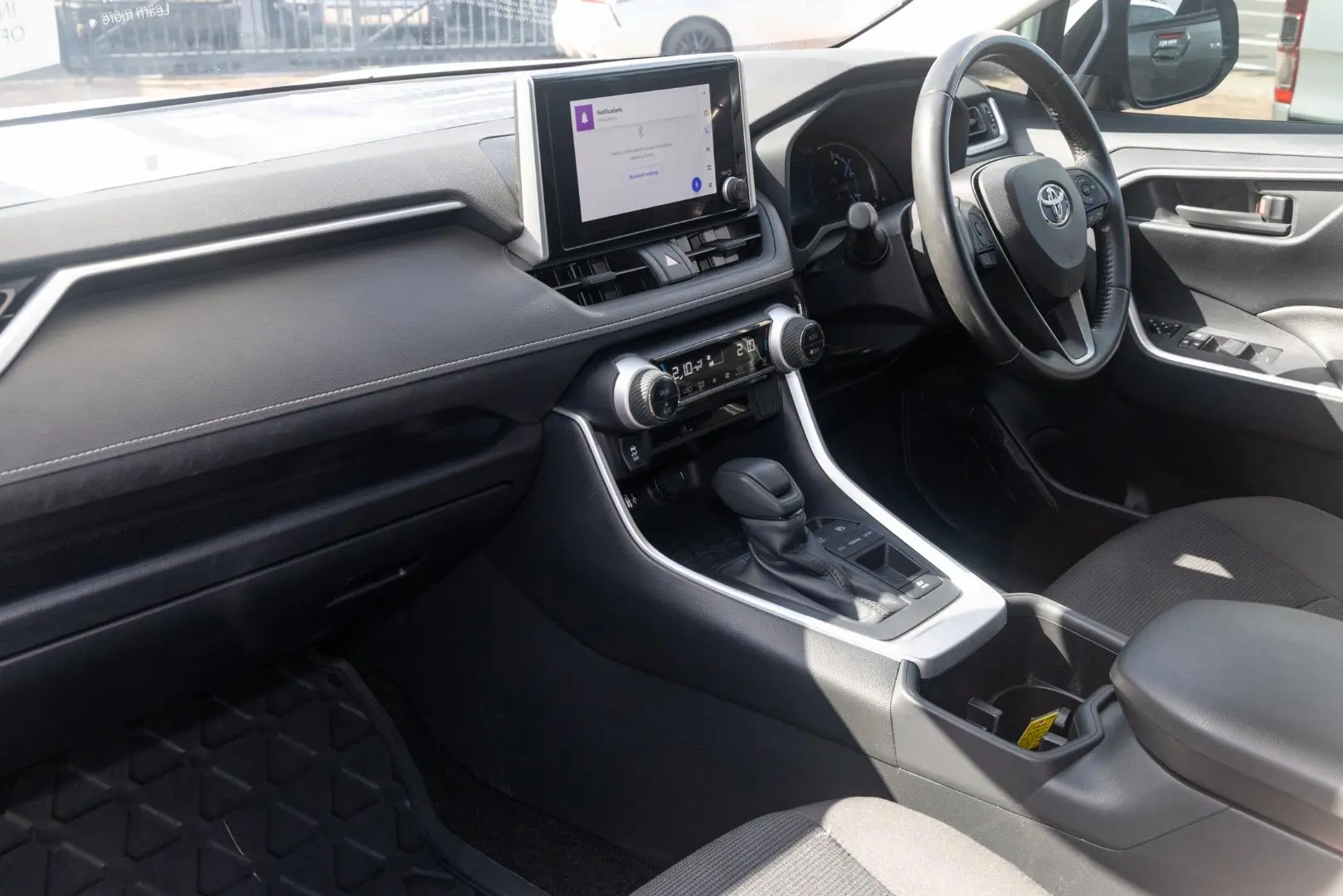 2024 Toyota RAV4 Gallery Image 8