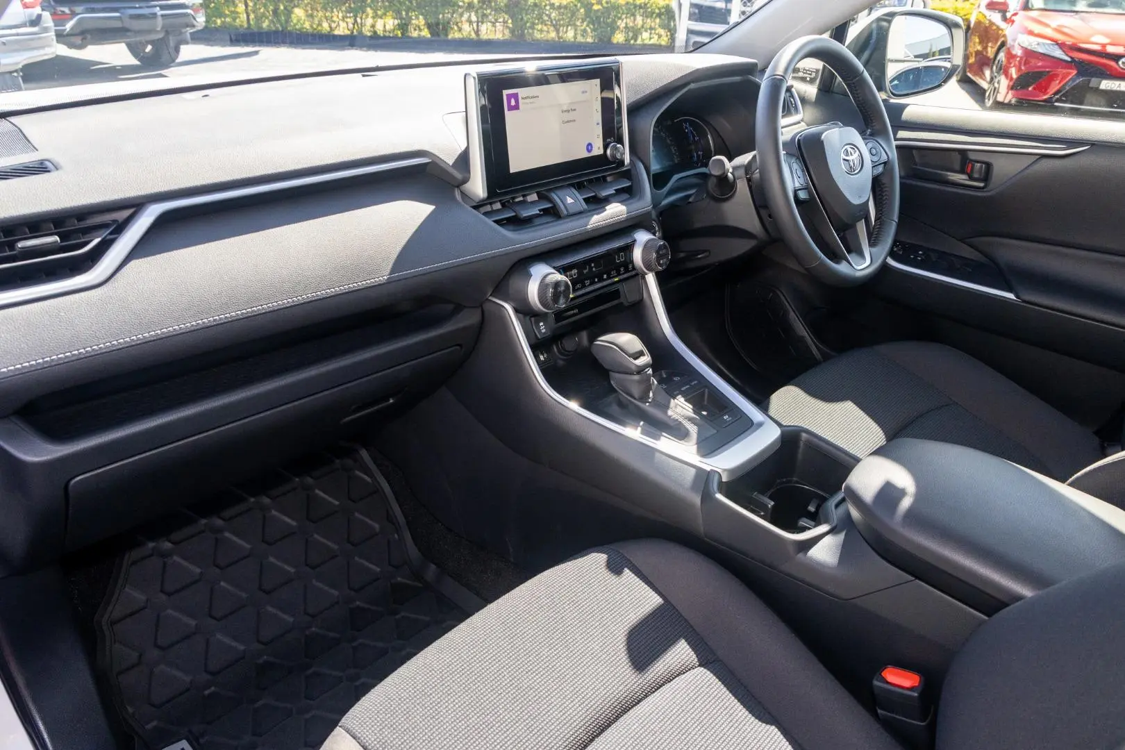 2025 Toyota RAV4 Gallery Image 9