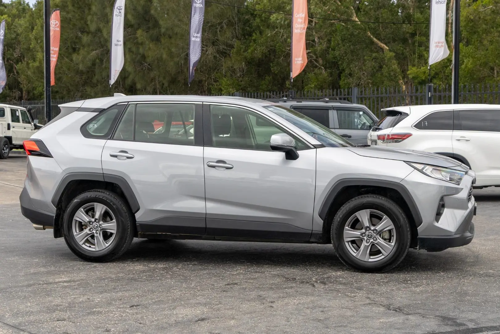 2022 Toyota RAV4 Gallery Image 3