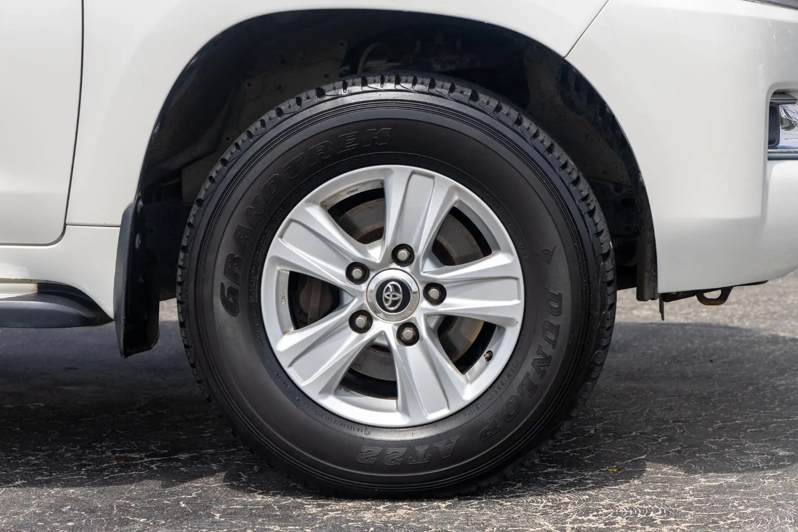 2017 Toyota Landcruiser Gallery Image 22