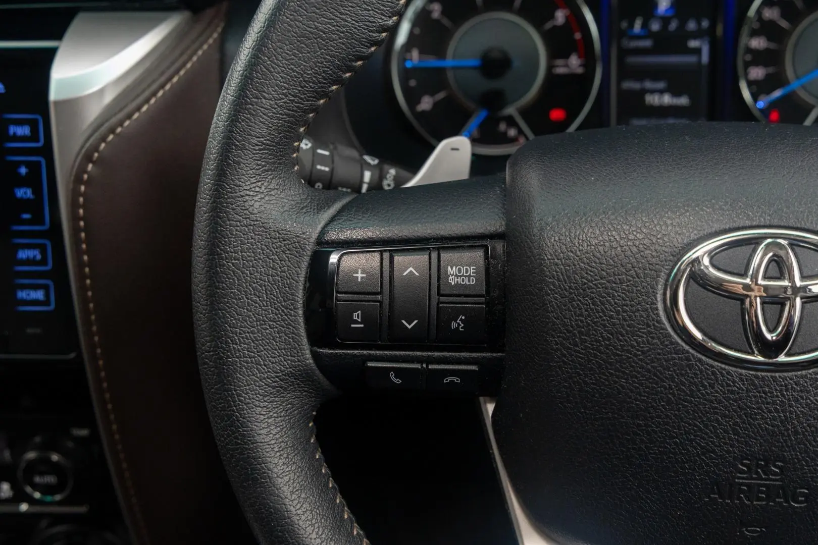 2018 Toyota Fortuner Gallery Image 11