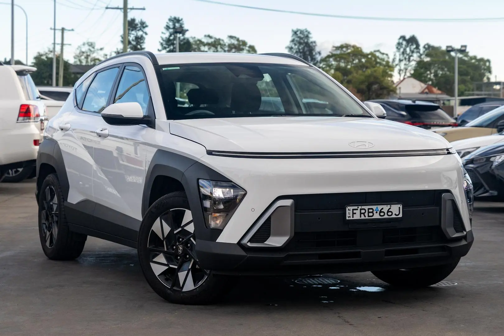 2025 Hyundai Kona Gallery Image 1