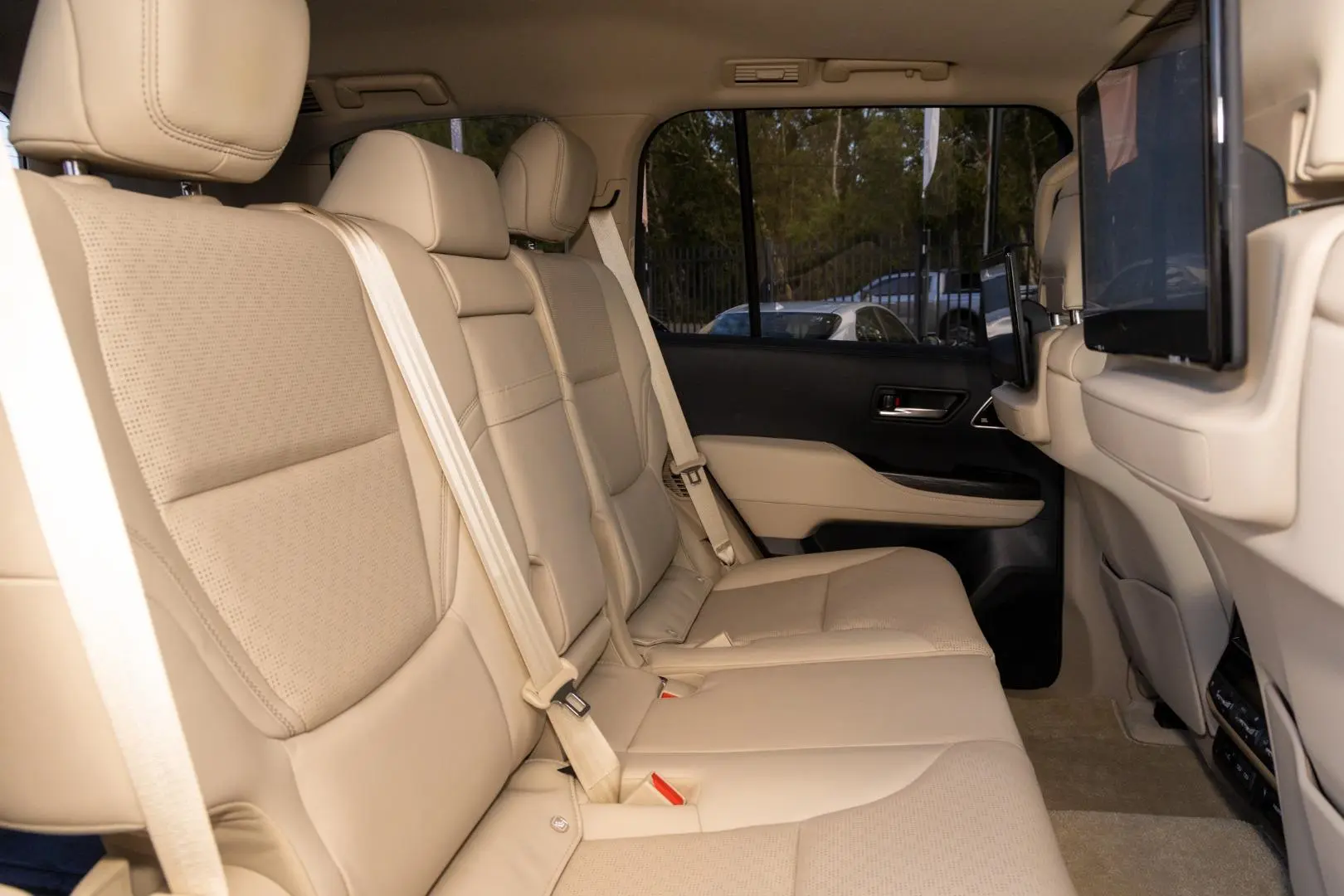 2023 Toyota Landcruiser Gallery Image 9