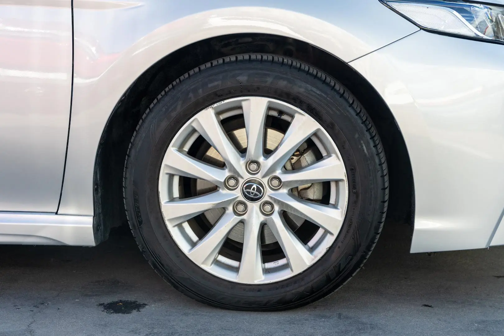 2018 Toyota Camry Gallery Image 21