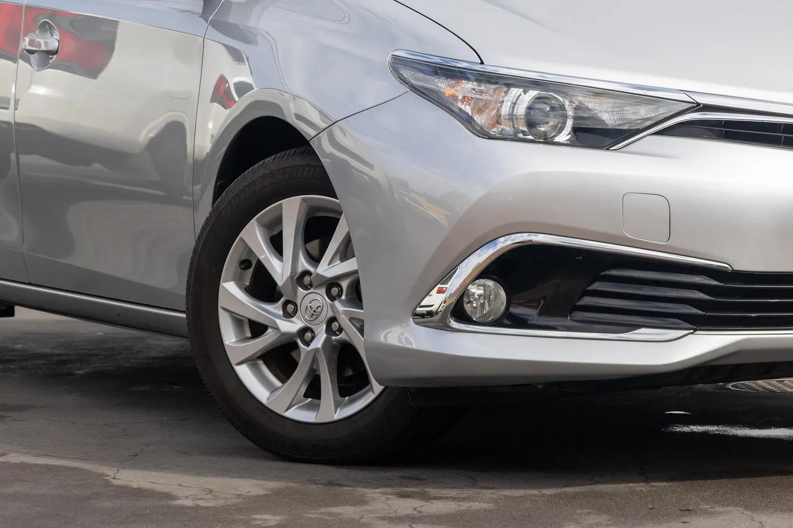 2018 Toyota Corolla Gallery Image 6