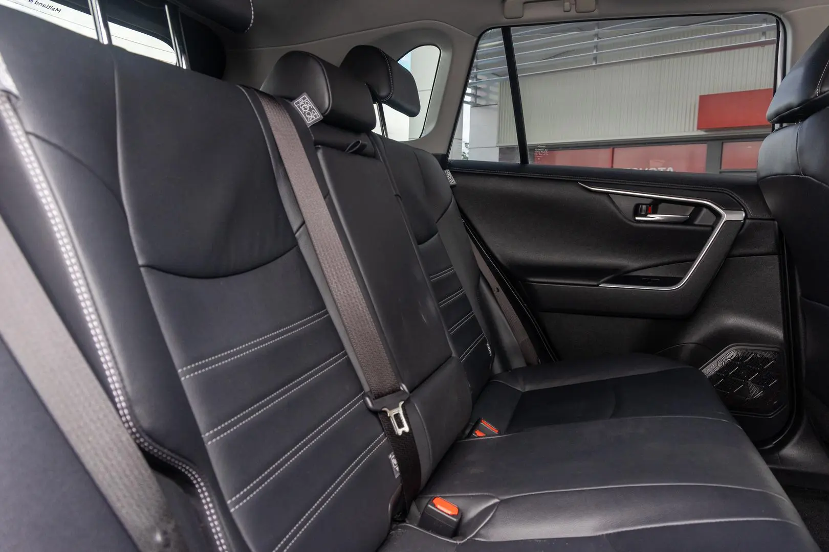 2020 Toyota RAV4 Gallery Image 9