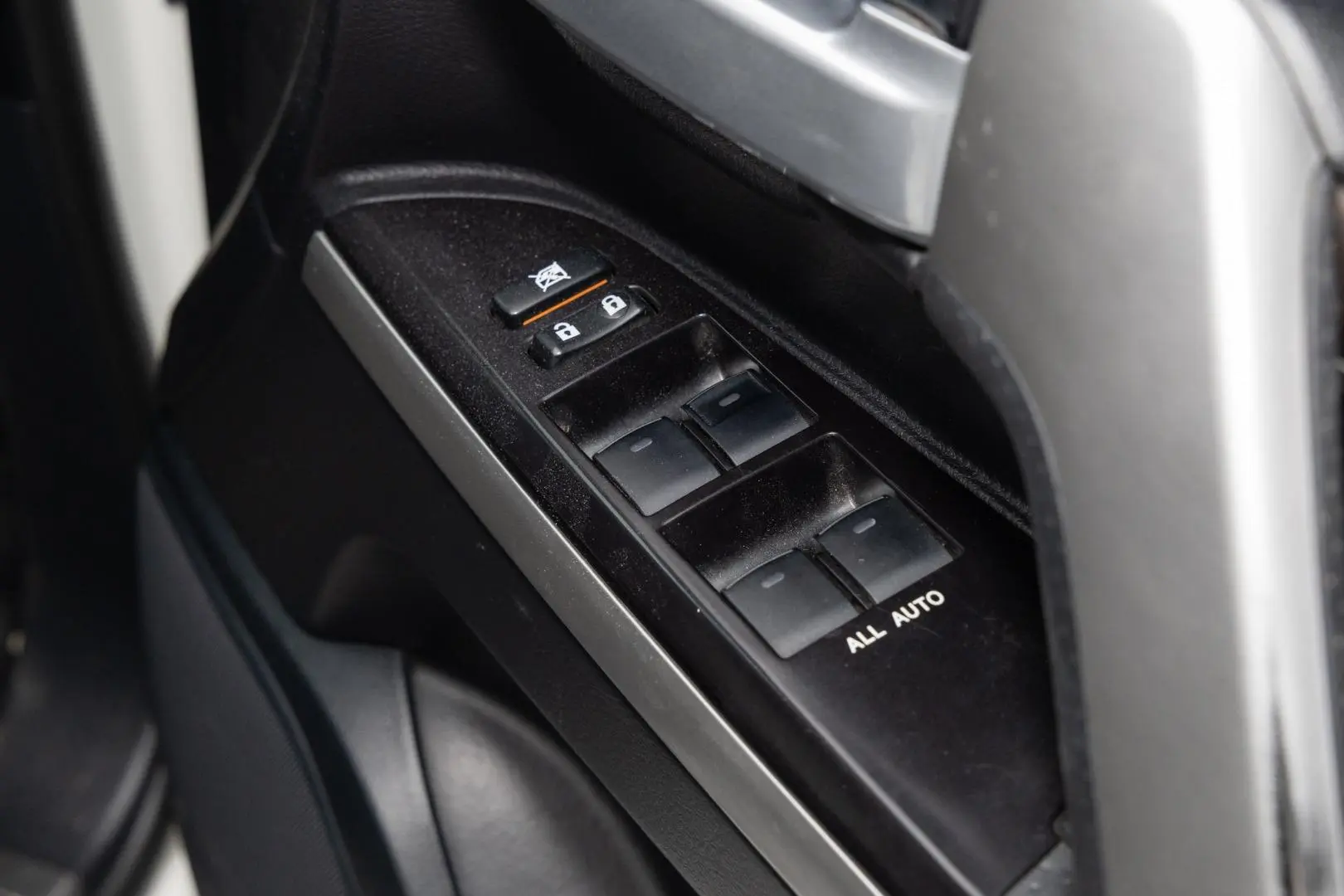 2018 Toyota Landcruiser Gallery Image 19