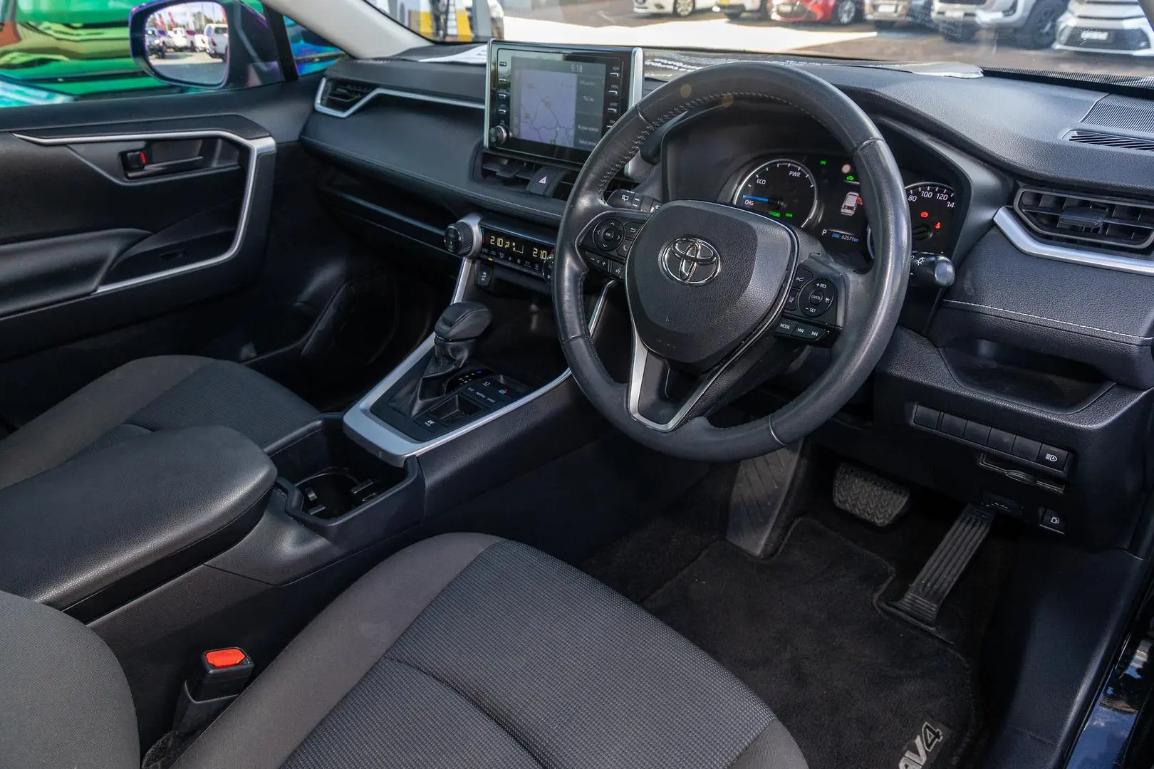 2022 Toyota RAV4 Gallery Image 7