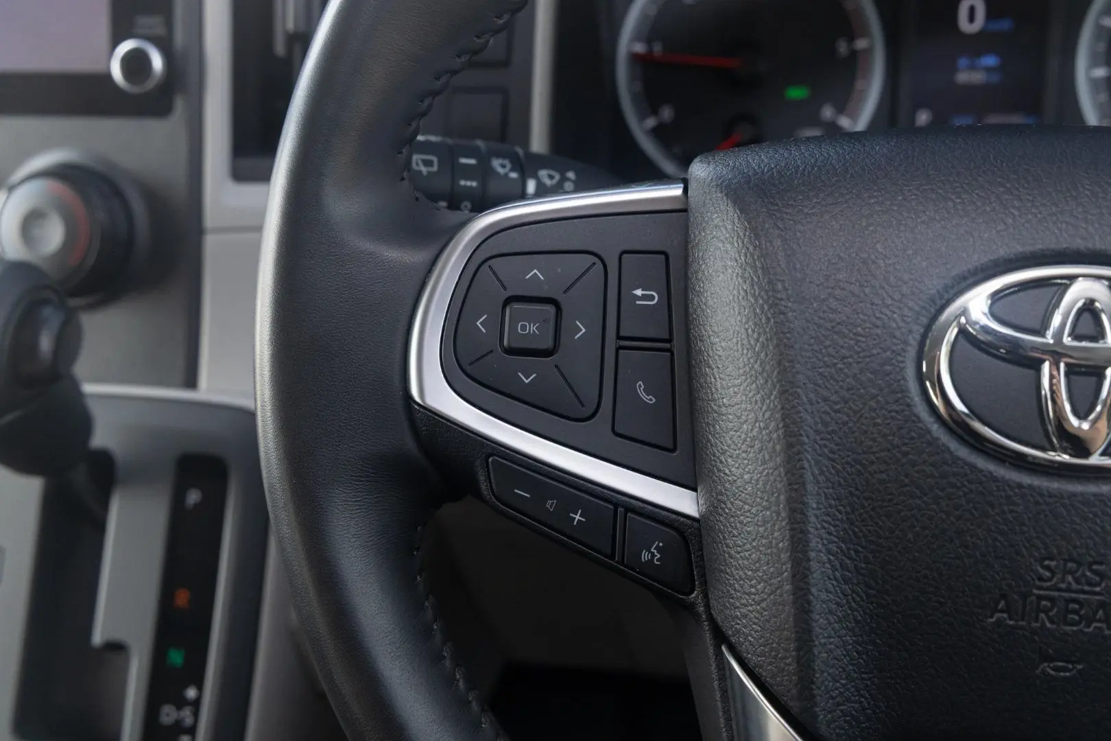 2023 Toyota Hiace Gallery Image 11