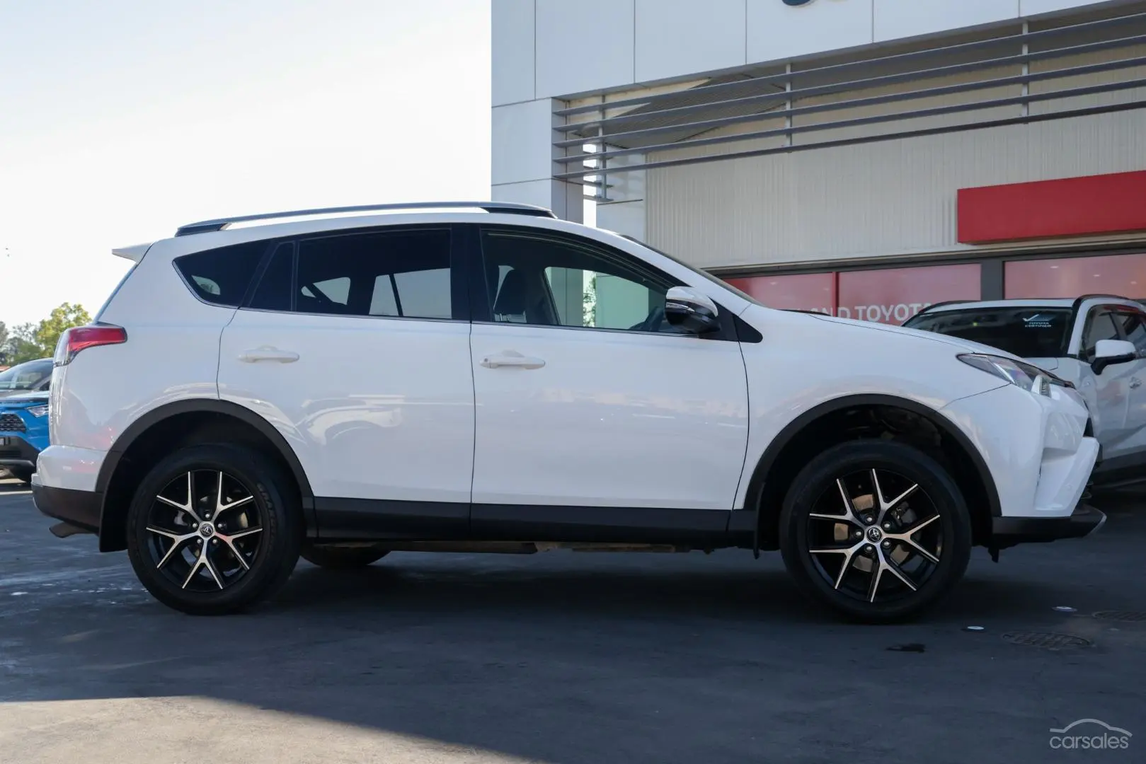 2019 Toyota RAV4 Image 3