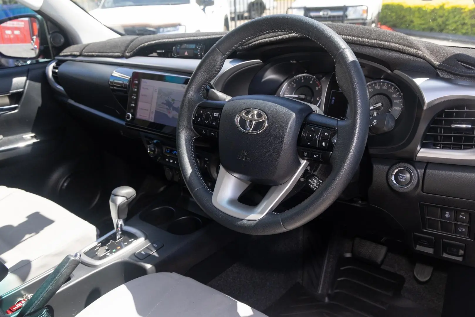 2021 Toyota Hilux Gallery Image 7