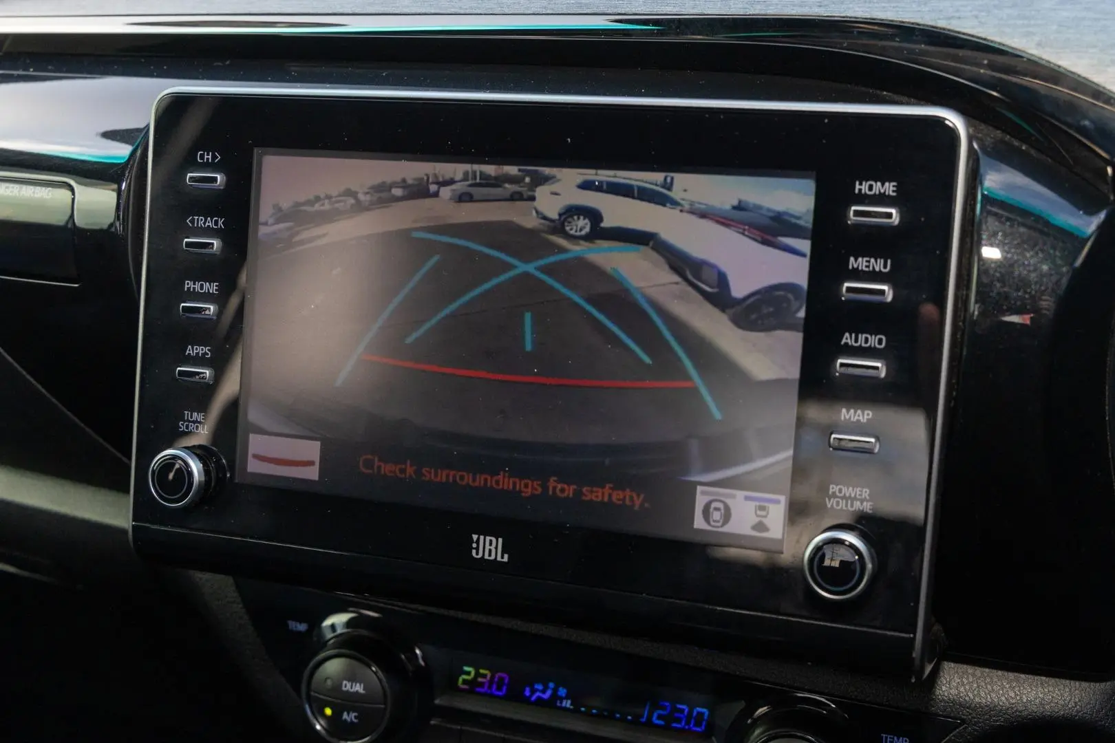 2024 Toyota Hilux Gallery Image 15