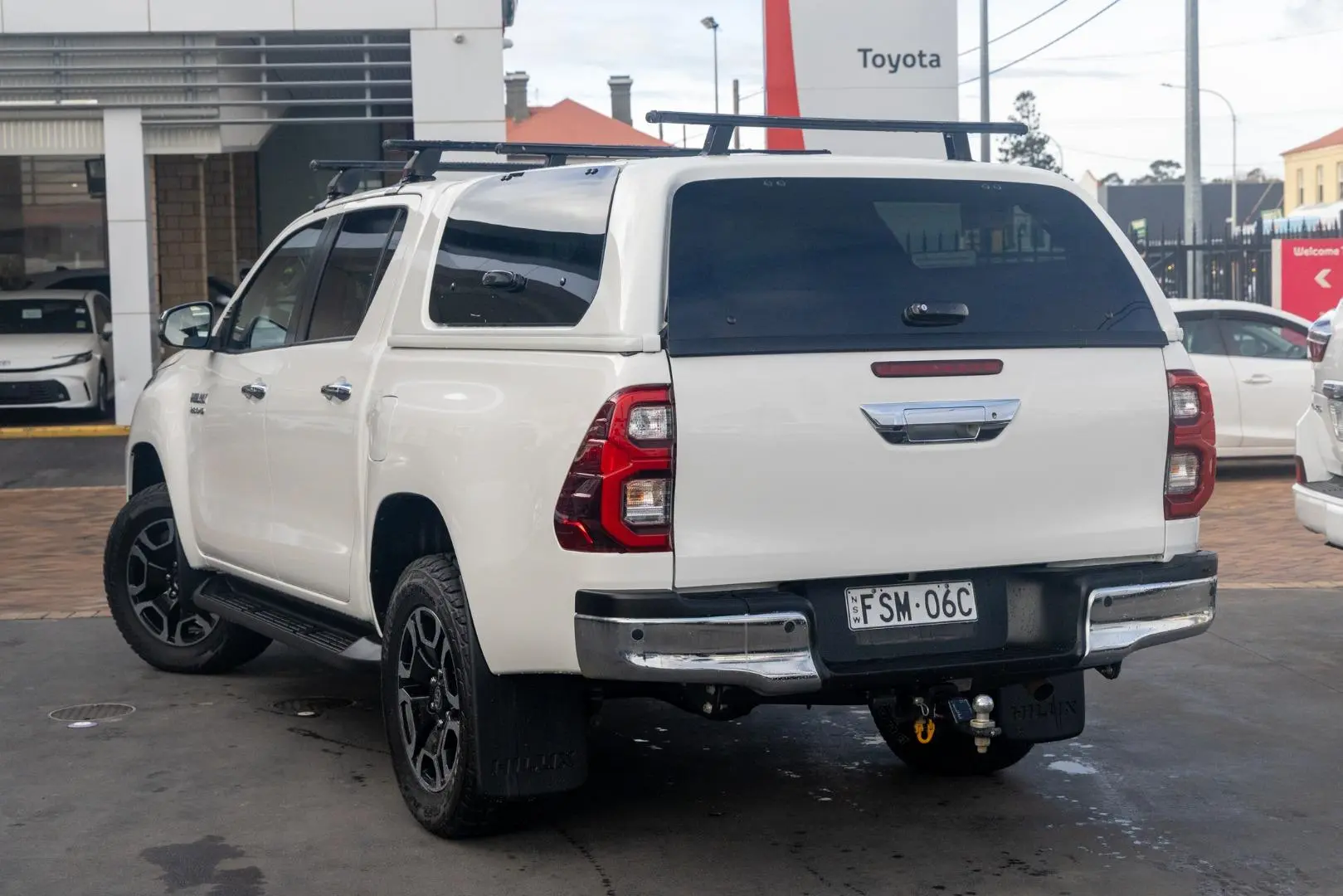 2022 Toyota Hilux Gallery Image 2