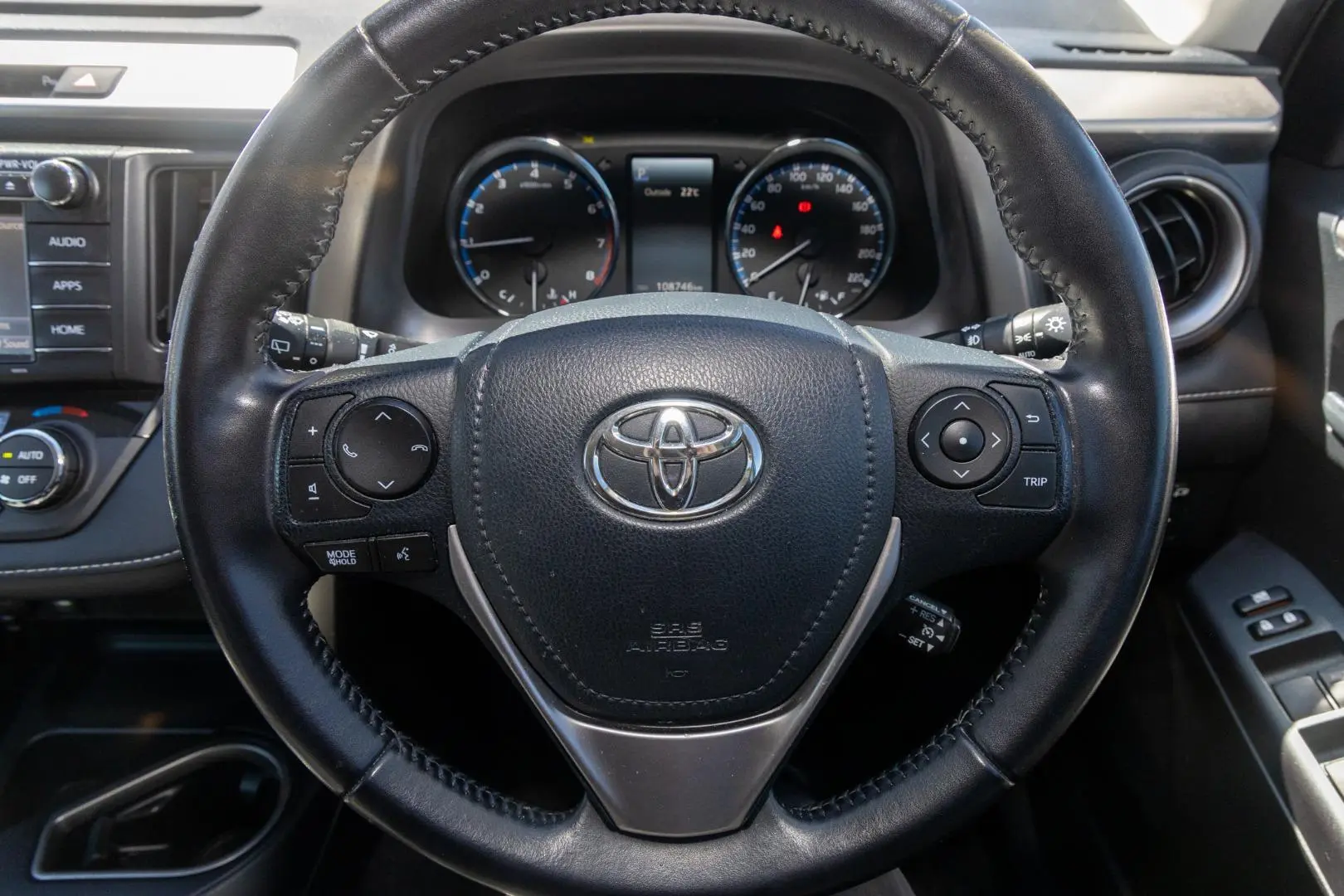 2016 Toyota RAV4 Gallery Image 10