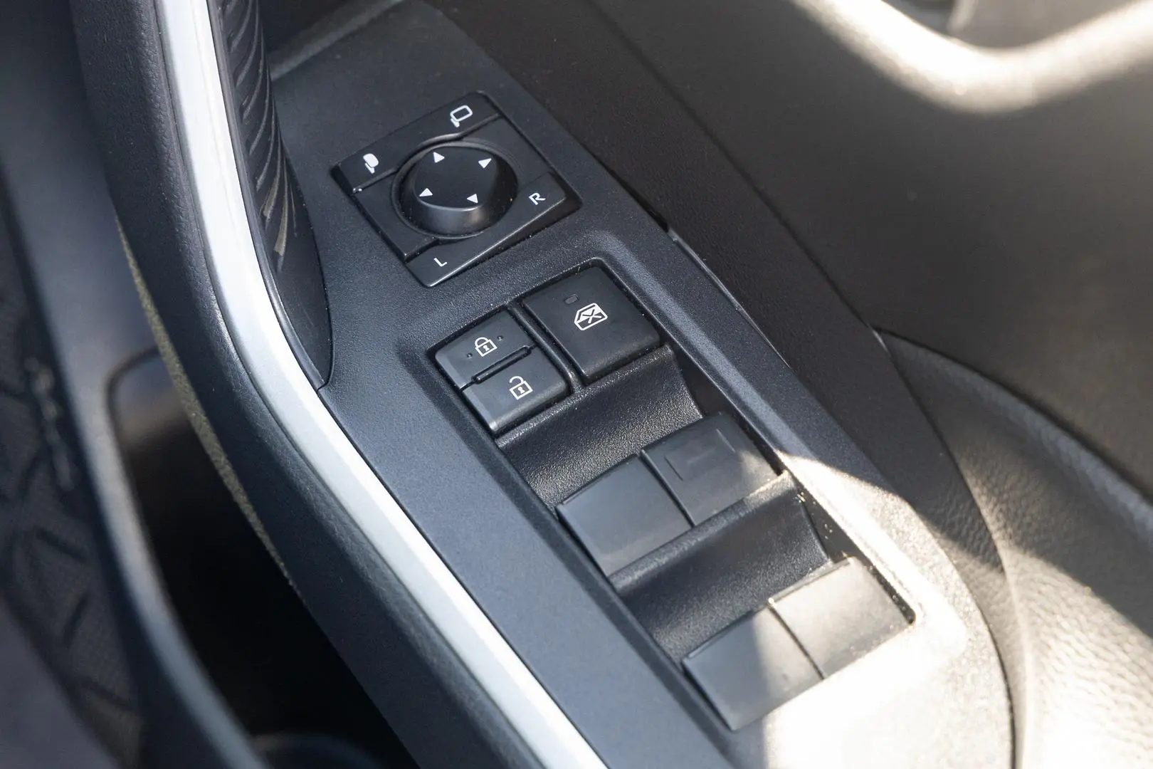 2022 Toyota RAV4 Gallery Image 18
