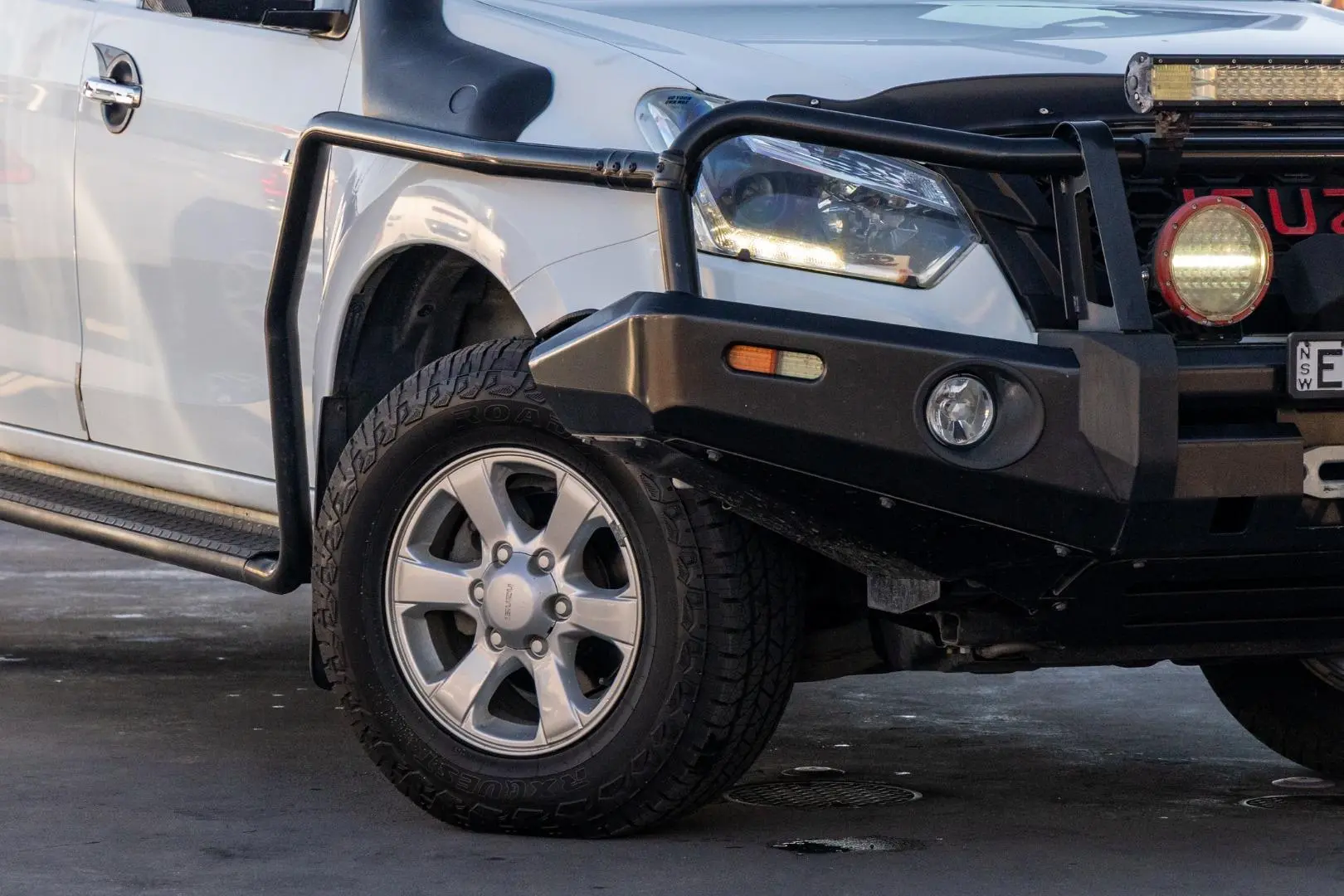 2018 Isuzu D-MAX Gallery Image 6