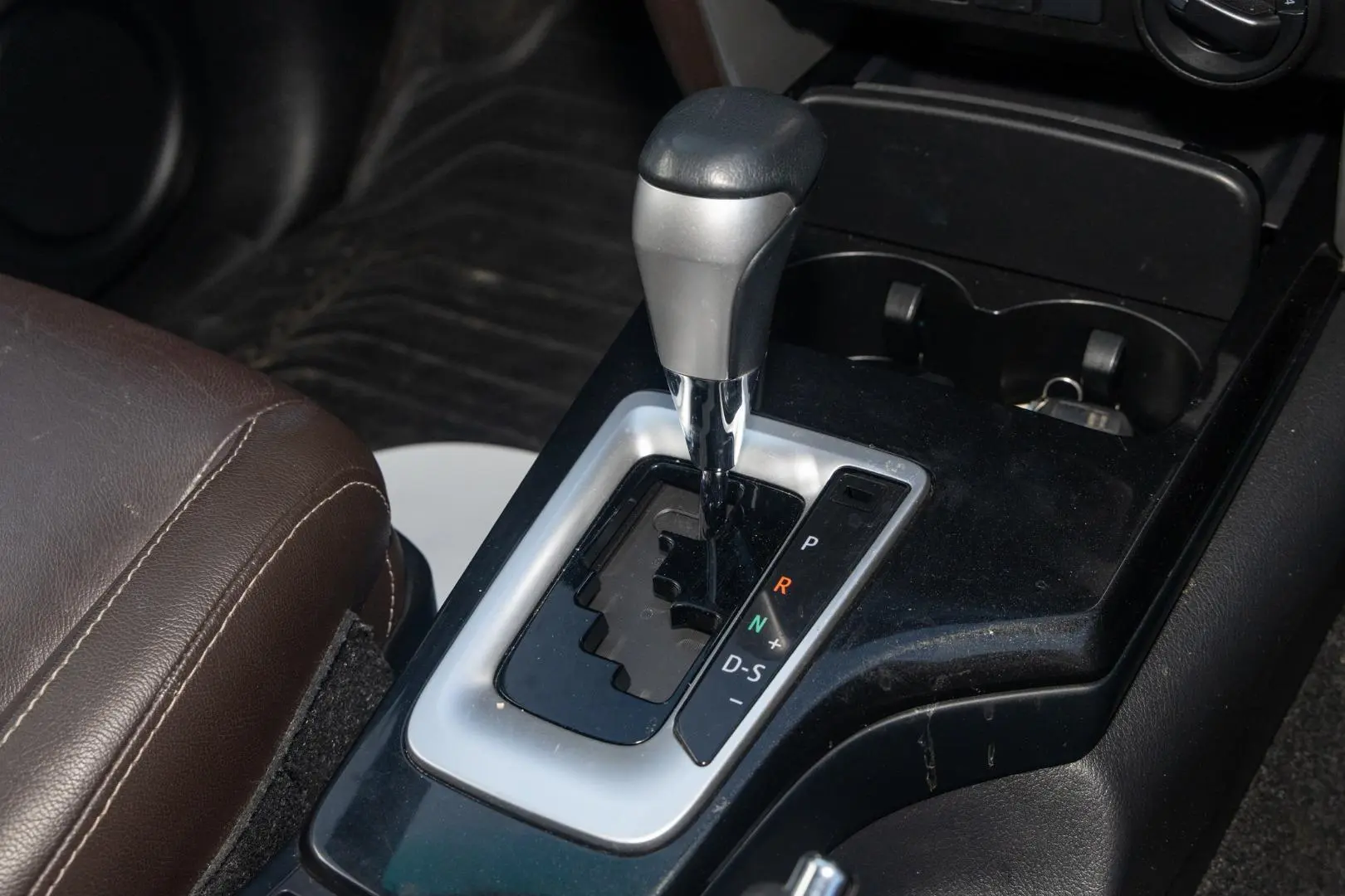2018 Toyota Fortuner Gallery Image 17