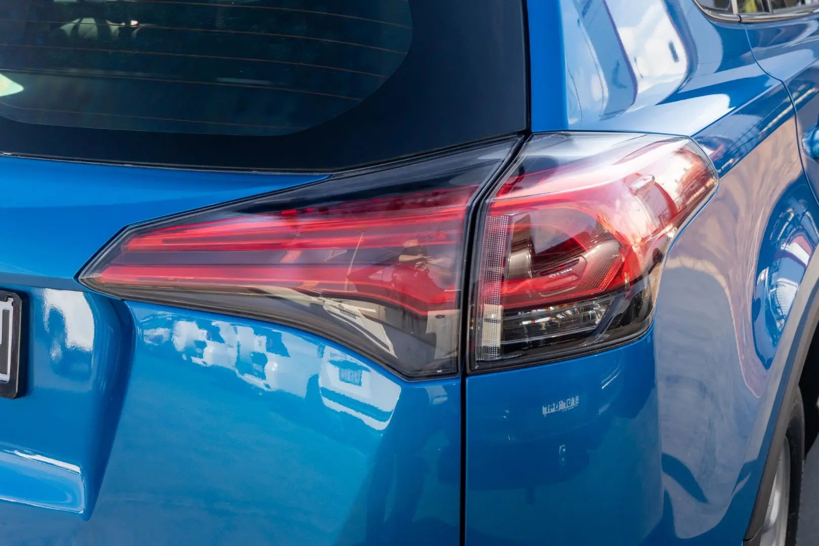 2017 Toyota RAV4 Gallery Image 21