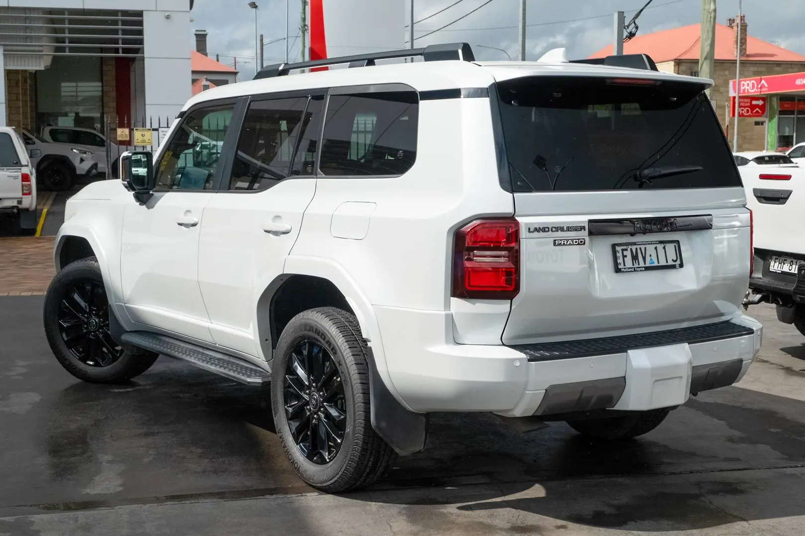 2024 Toyota Landcruiser Prado Gallery Image 2