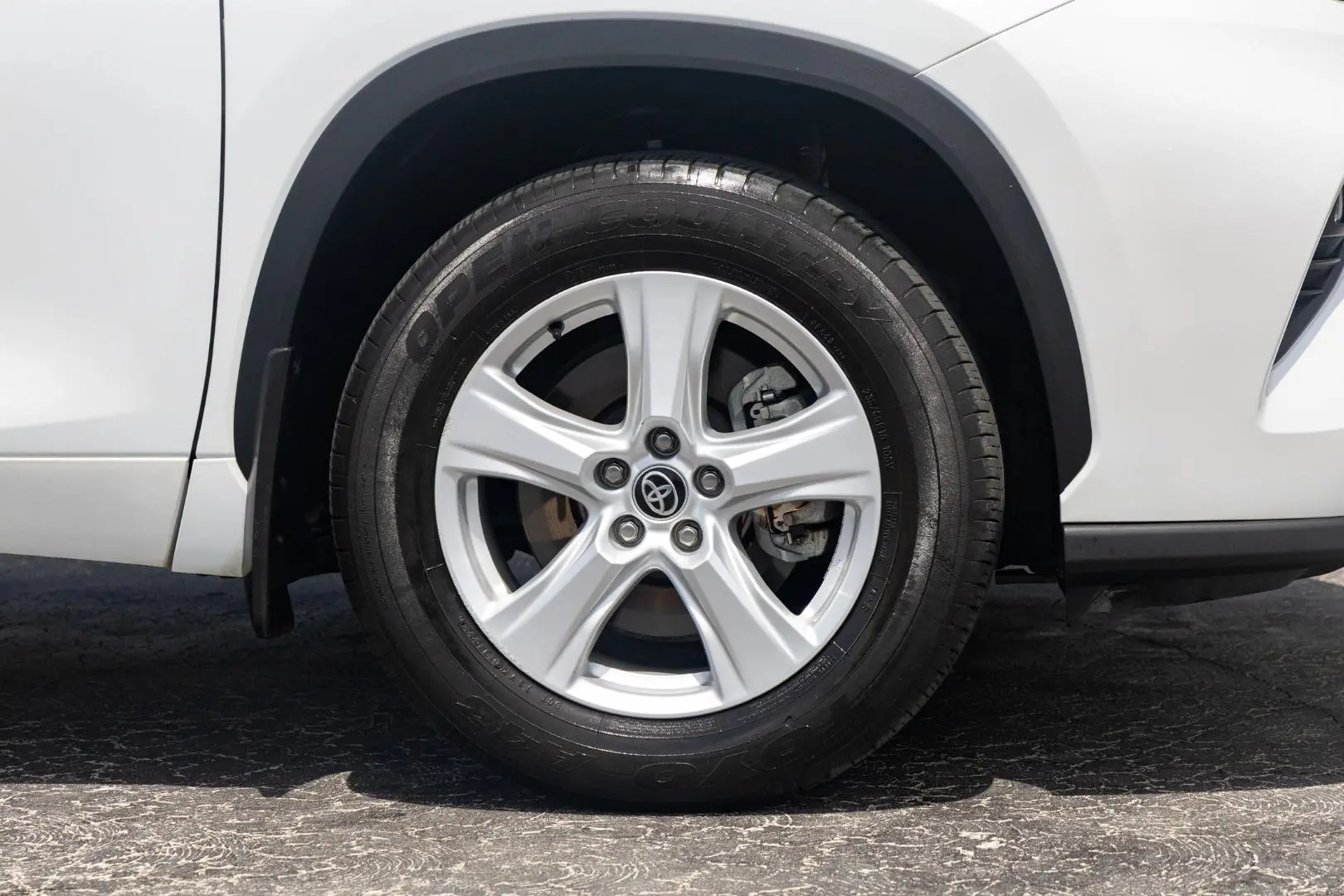 2023 Toyota Kluger Gallery Image 22