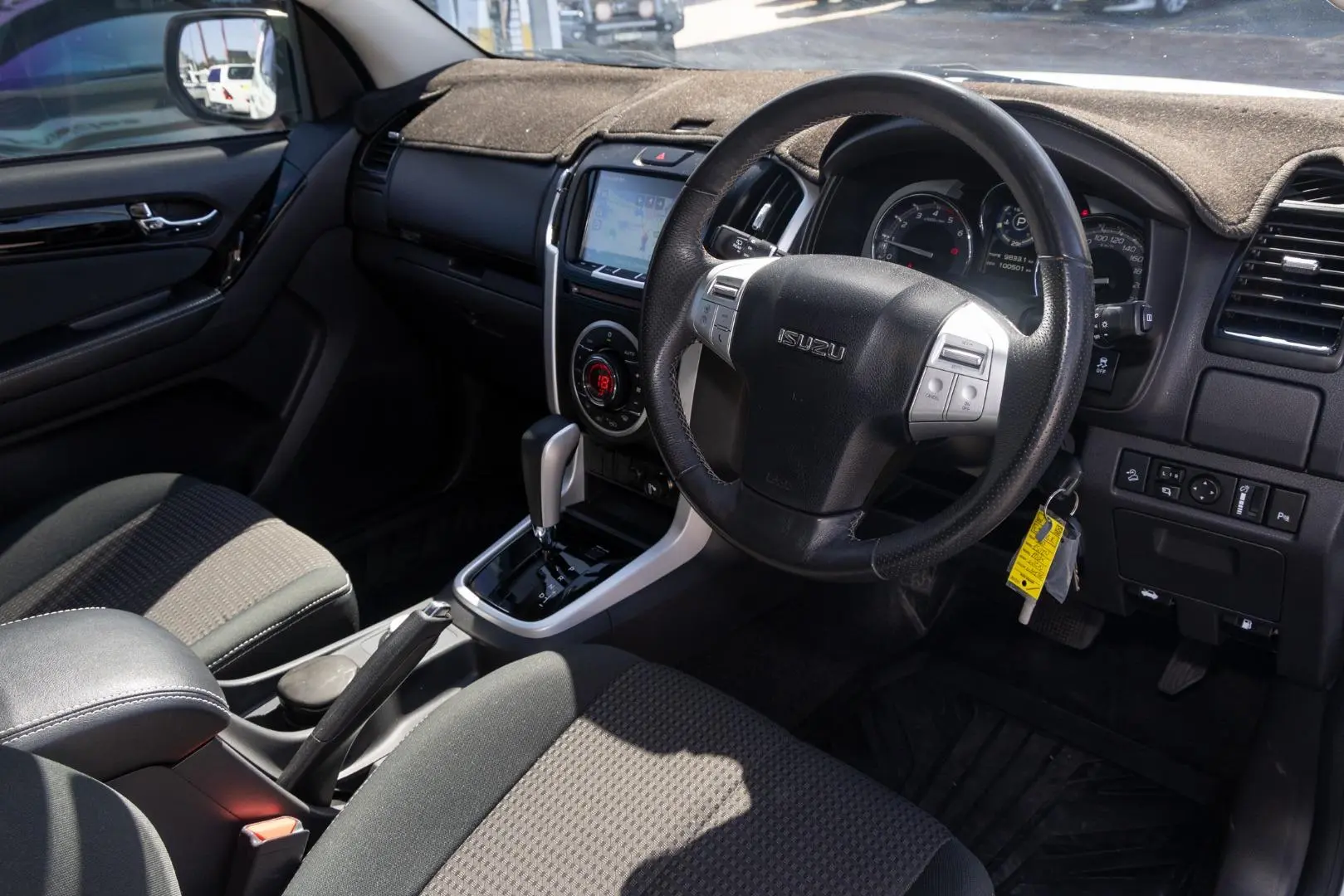 2020 Isuzu MU-X Gallery Image 7