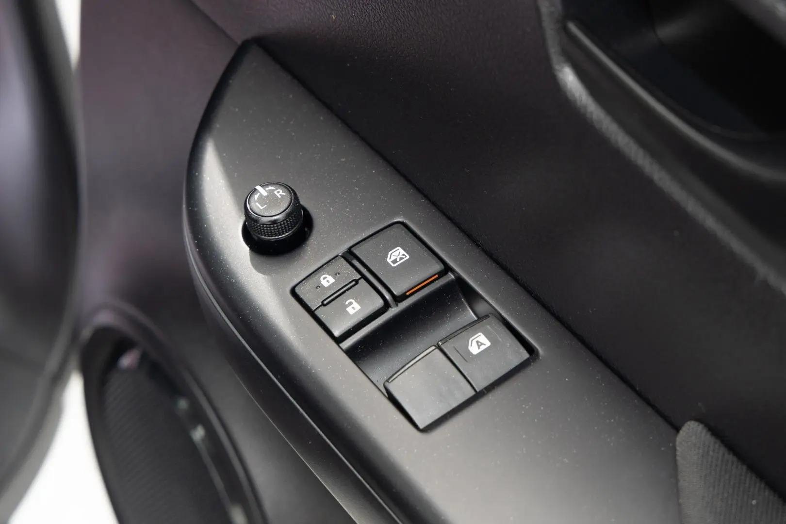 2019 Toyota Hilux Gallery Image 17