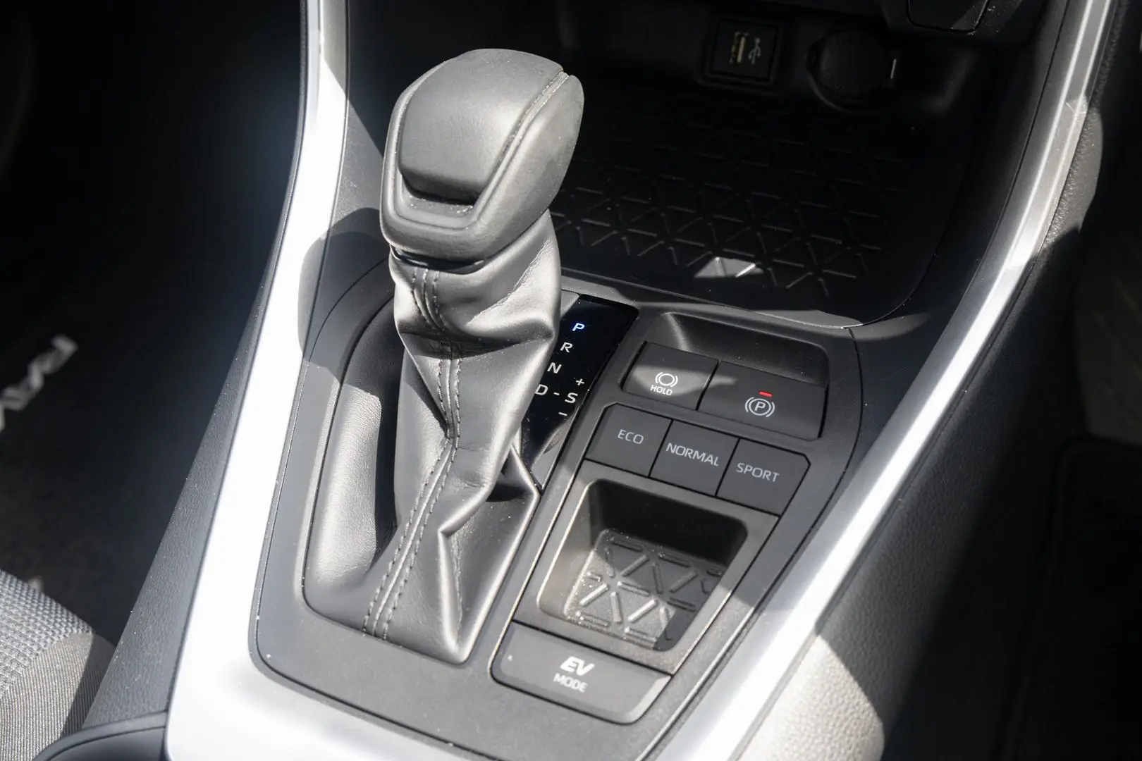 2025 Toyota RAV4 Gallery Image 16