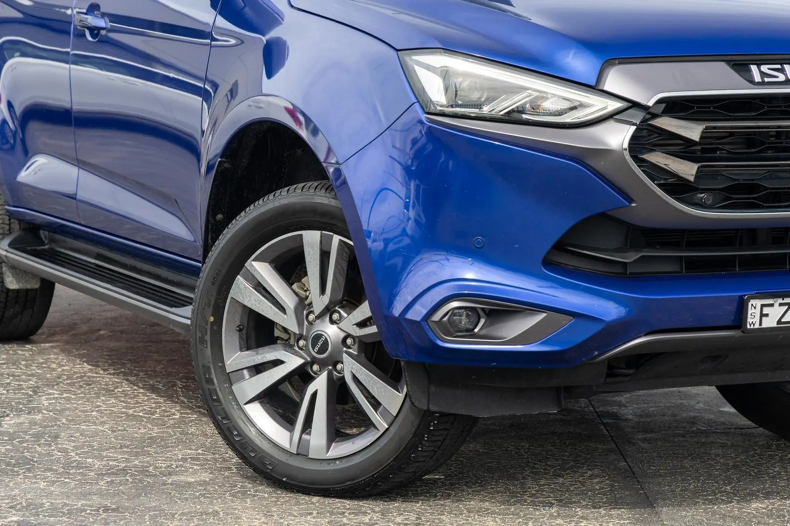 2023 Isuzu MU-X Gallery Image 6