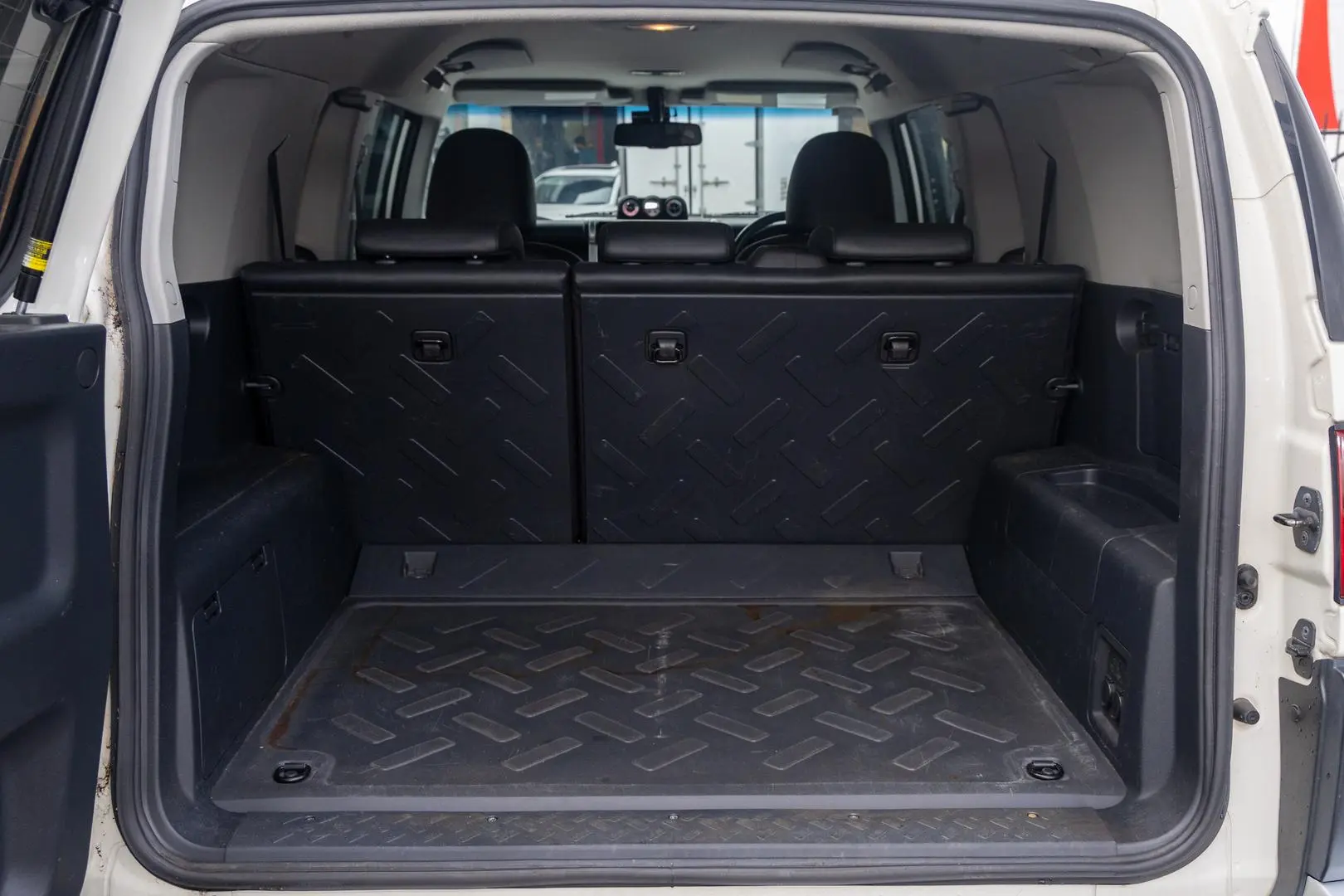 2011 Toyota FJ Cruiser Gallery Image 19