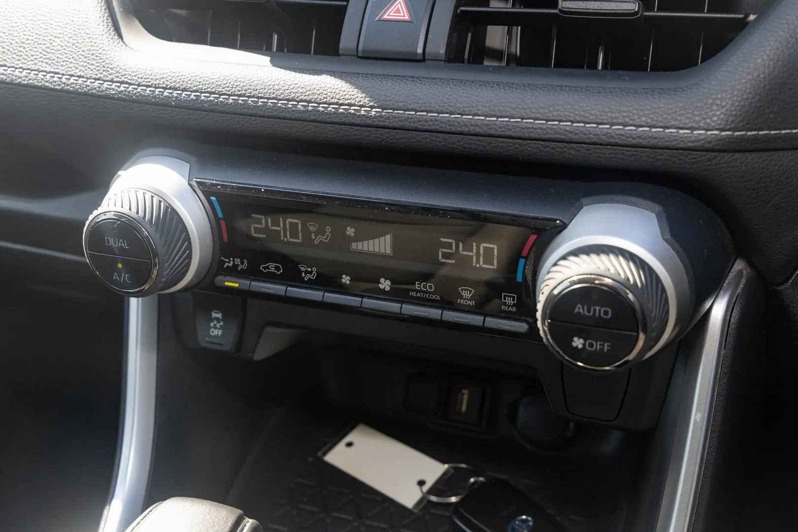 2022 Toyota RAV4 Gallery Image 16