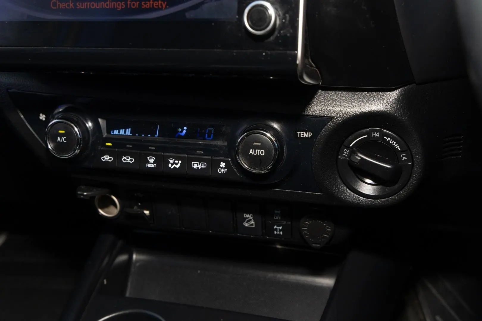2021 Toyota Hilux Gallery Image 16
