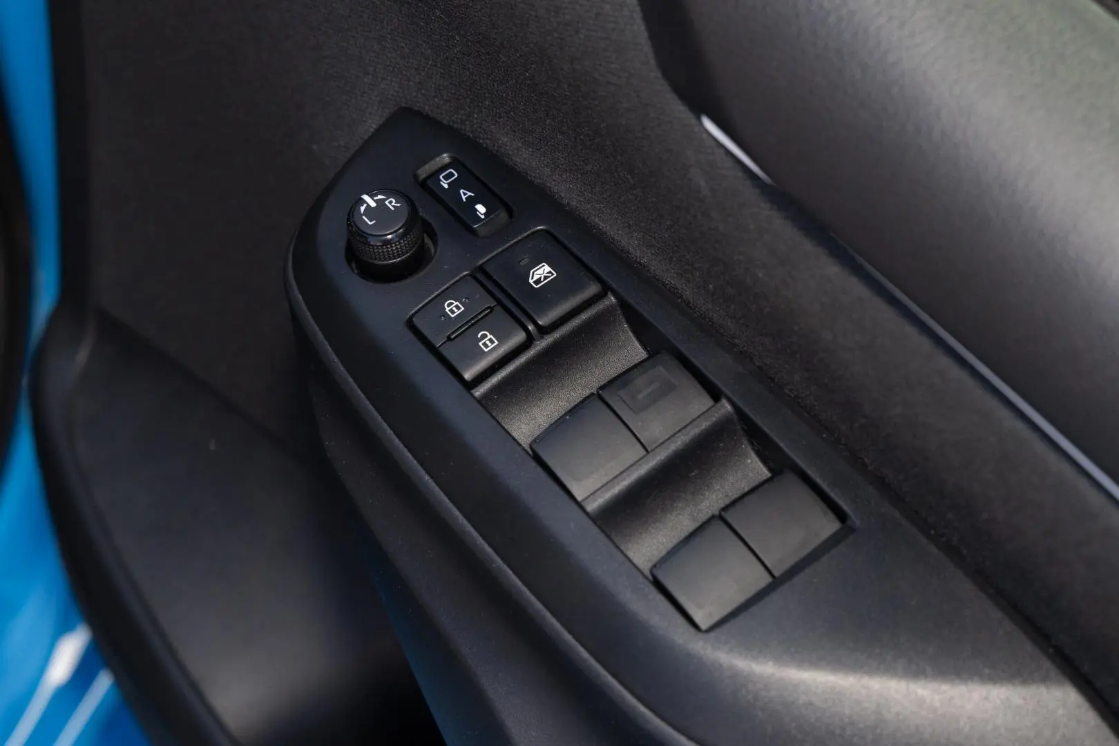 2021 Toyota Yaris Gallery Image 18