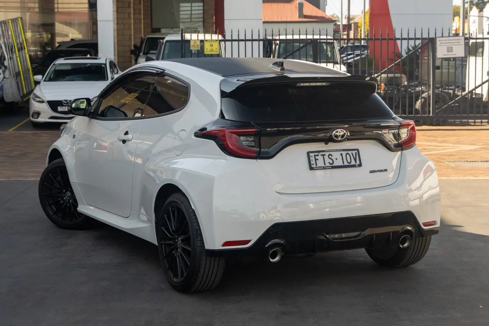 2021 Toyota Yaris Gallery Image 2
